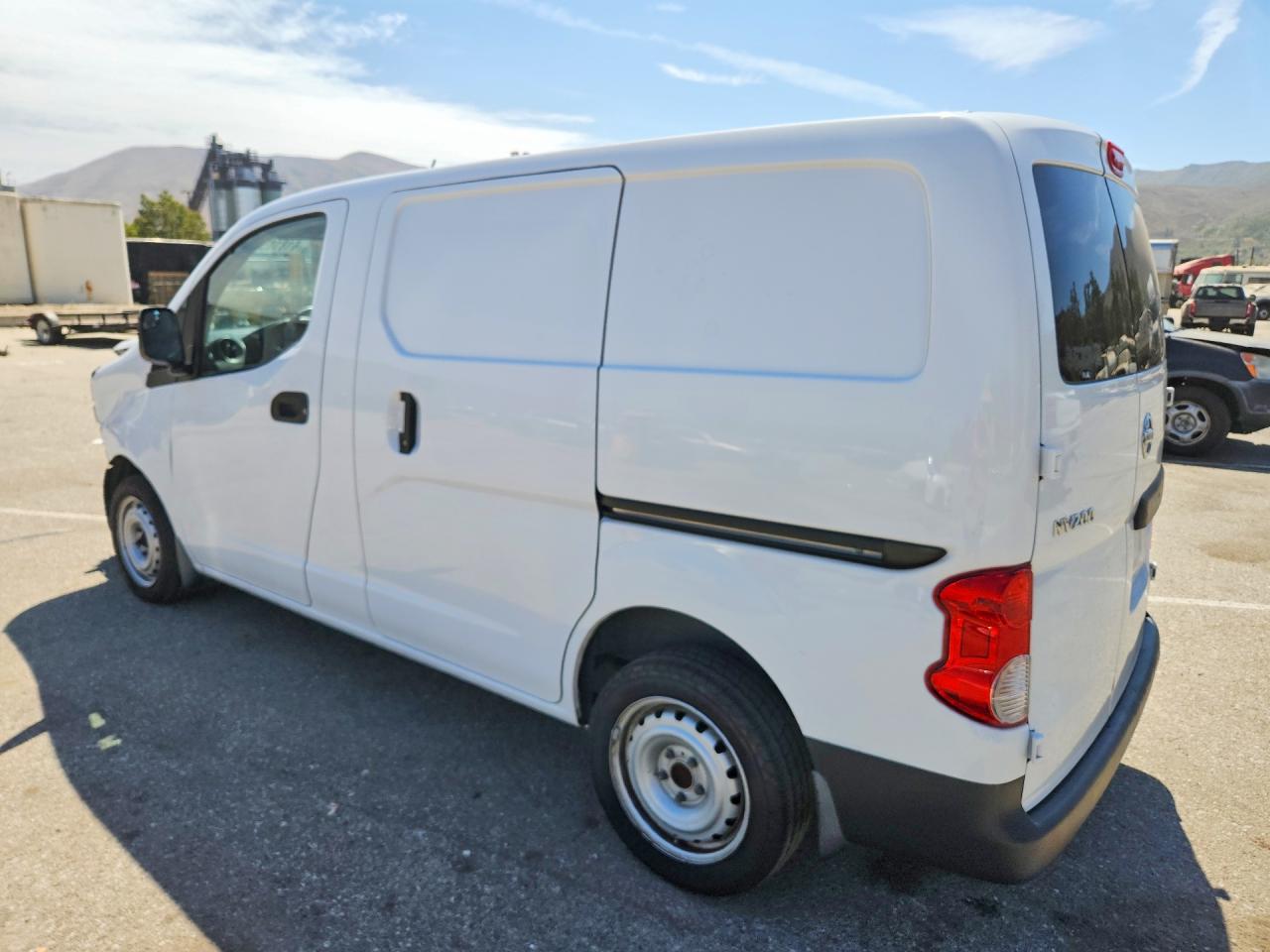 2018 NISSAN NV200 S — снимка 2