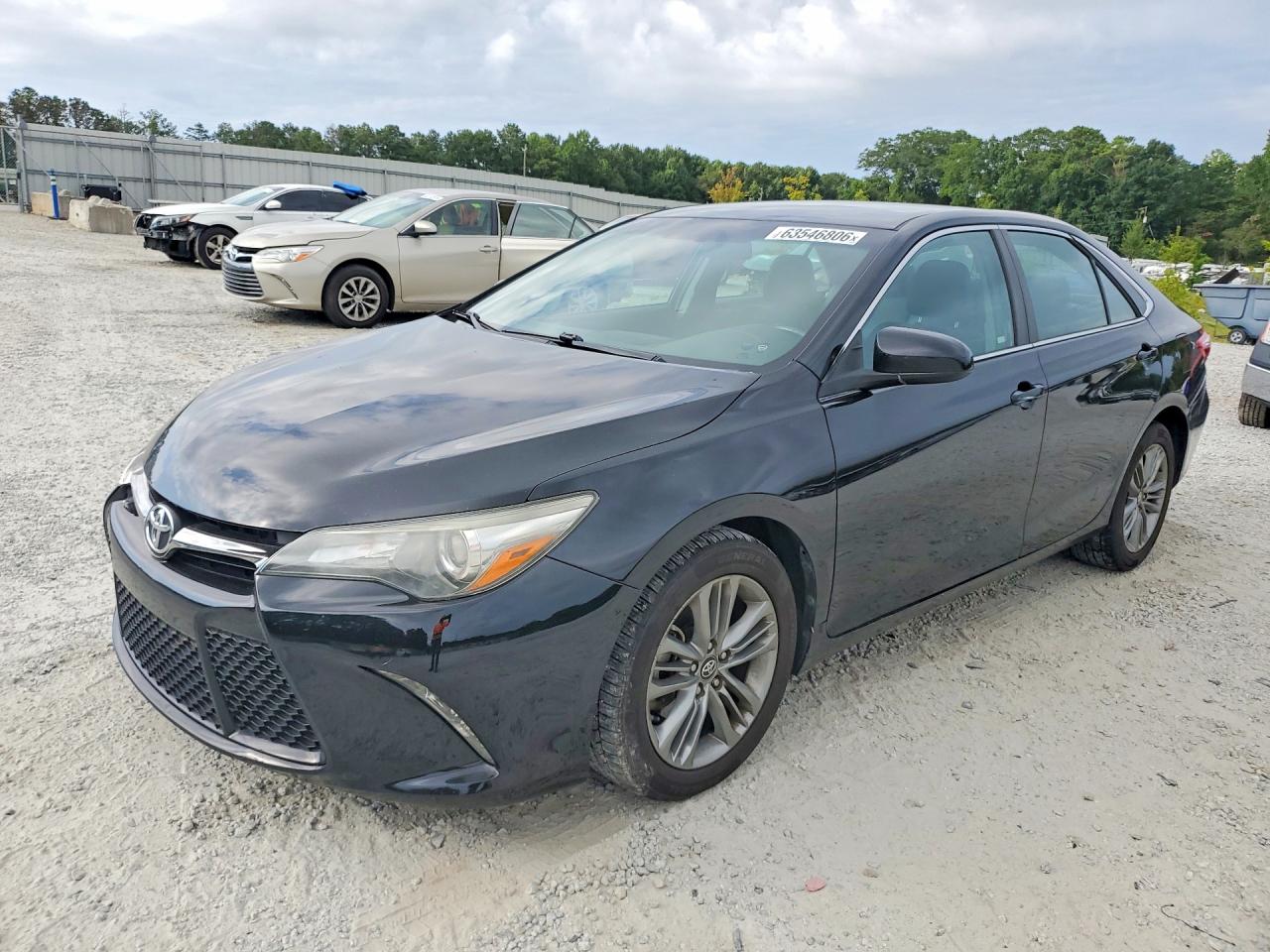 2016 TOYOTA CAMRY SE