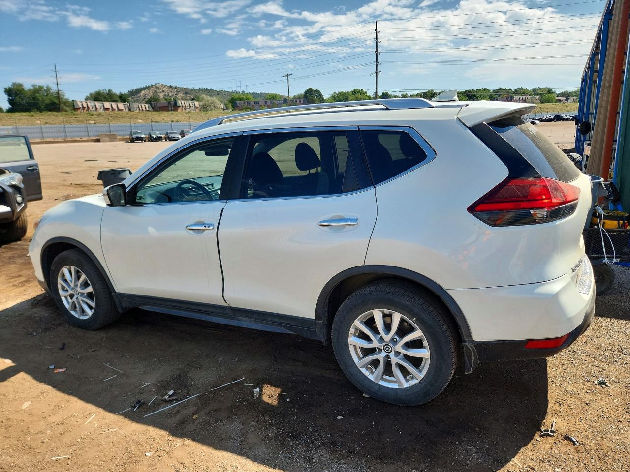 2017 NISSAN ROGUE SV — снимка 2