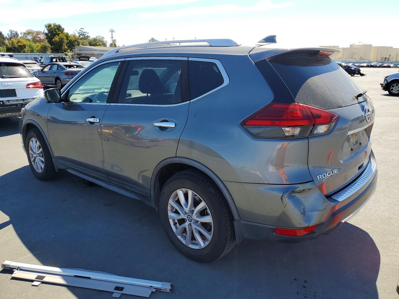 2017 NISSAN ROGUE SV — снимка 2