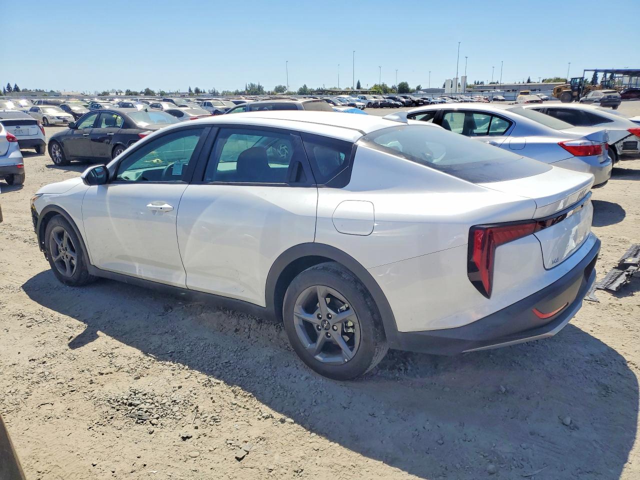 2025 KIA K4 LXS — снимка 2