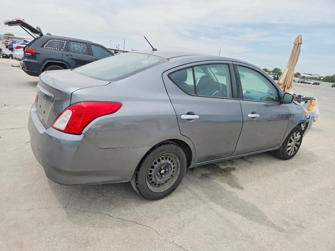 2018 NISSAN VERSA SV — снимка 3