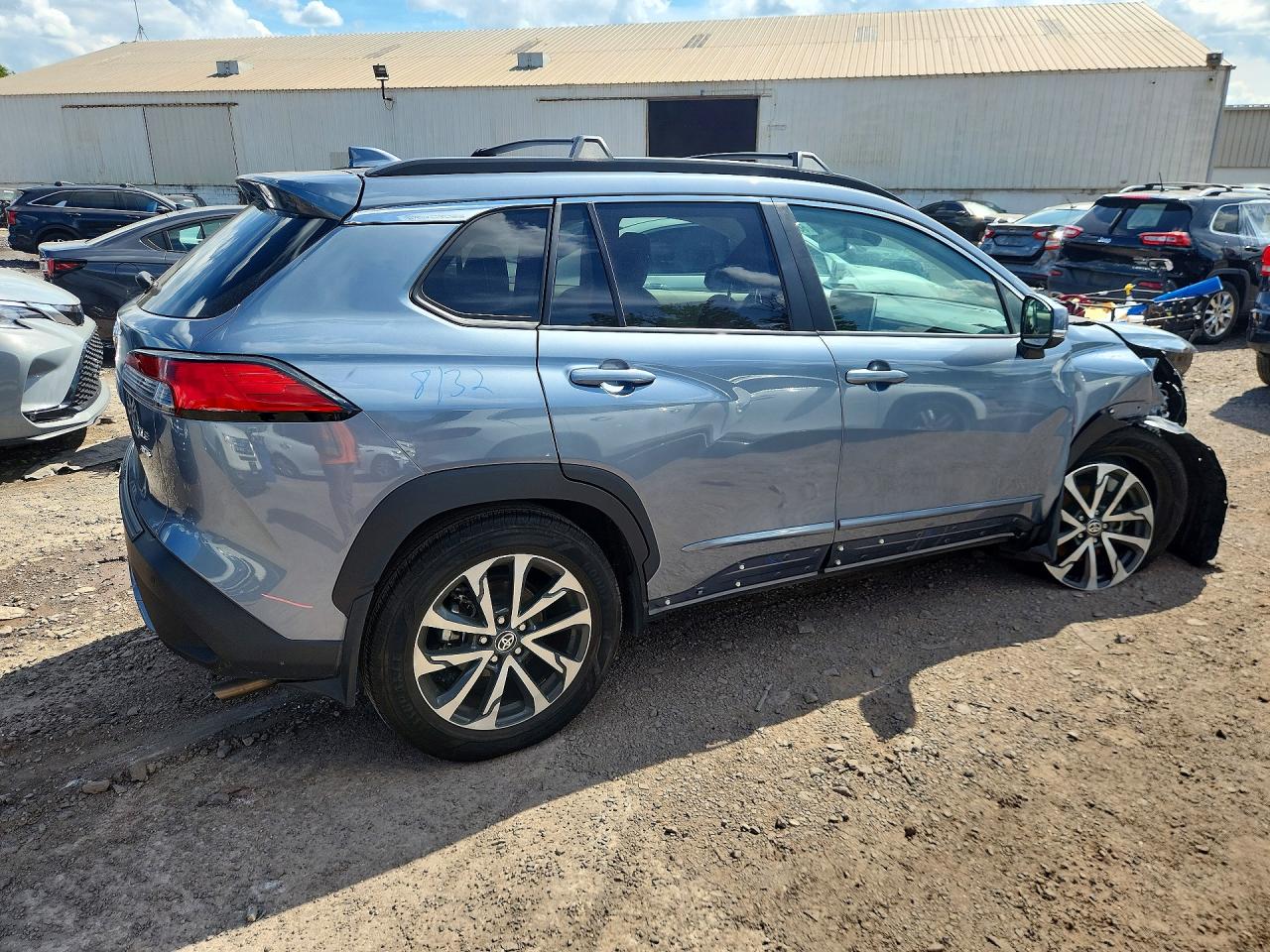 2024 TOYOTA COROLLA CROSS XLE — снимка 3