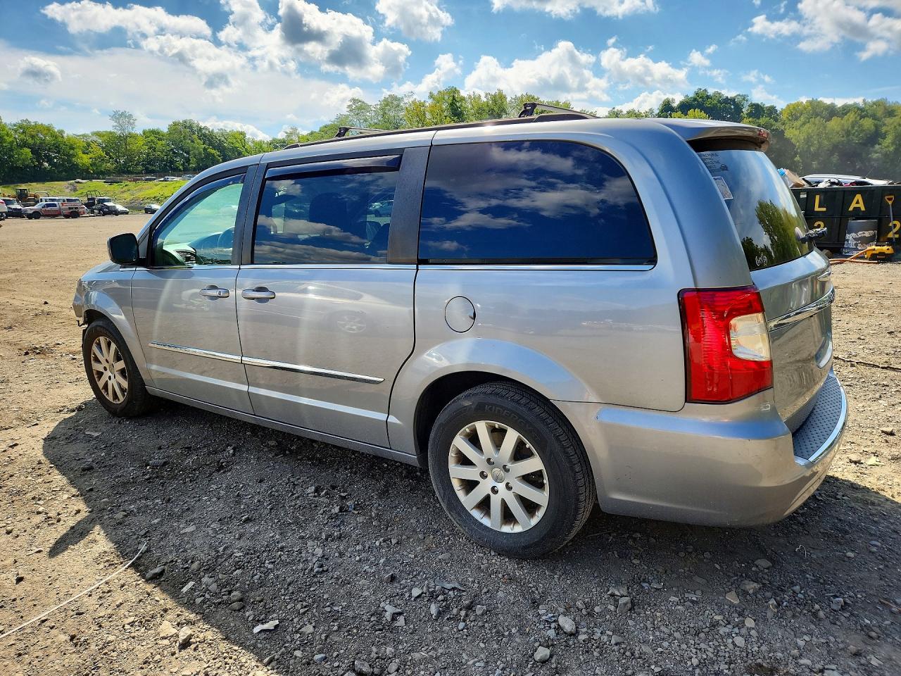 2015 CHRYSLER TOWN & COUNTRY TOURING — снимка 2