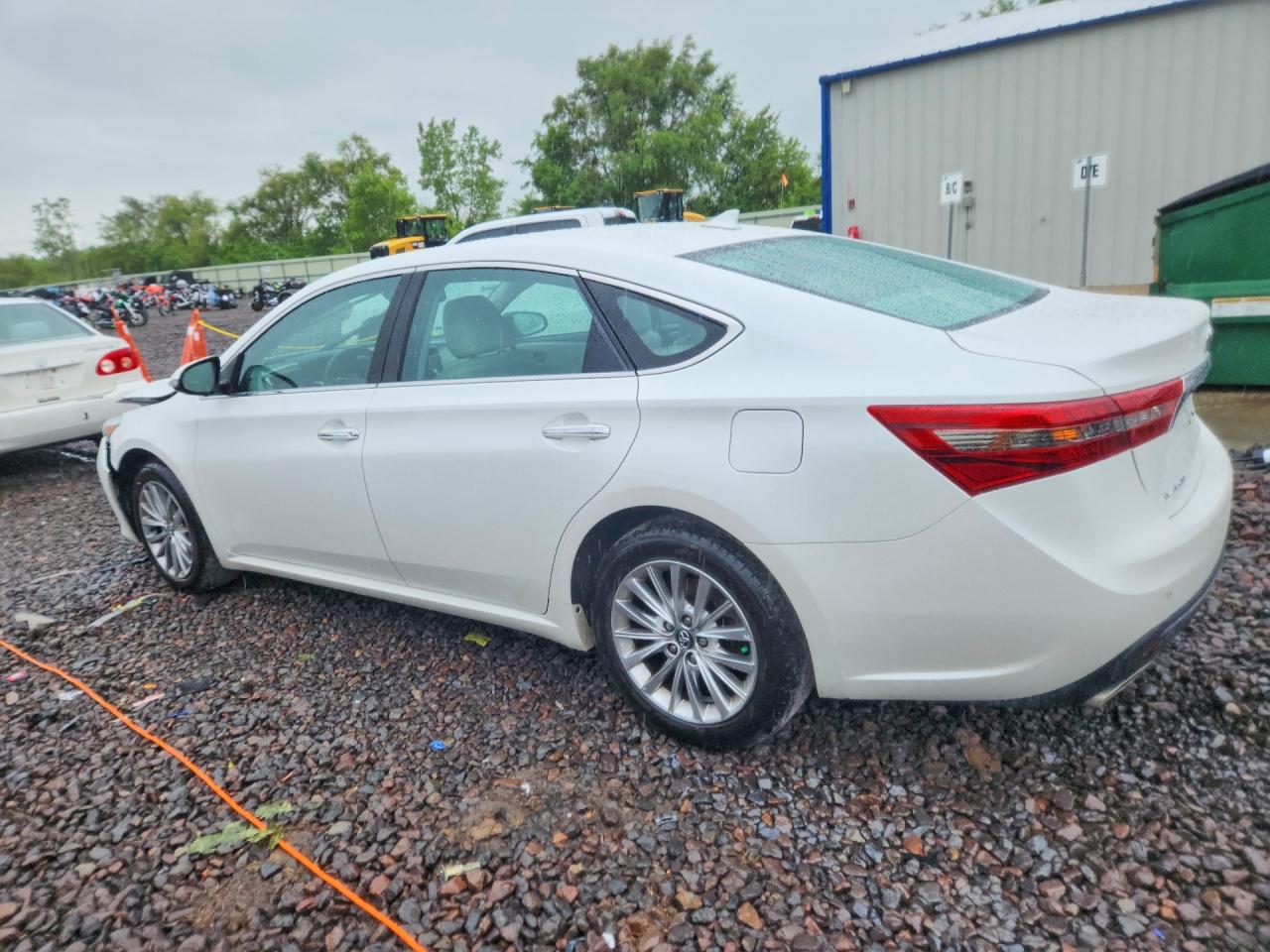 2016 TOYOTA AVALON LIMITED — снимка 2