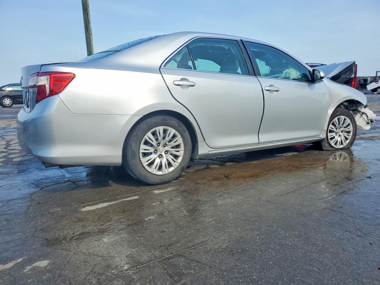 2025 TOYOTA CAMRY LE — снимка 3