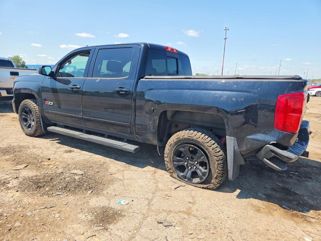 2017 CHEVROLET SILVERADO K1500 LTZ — снимка 2
