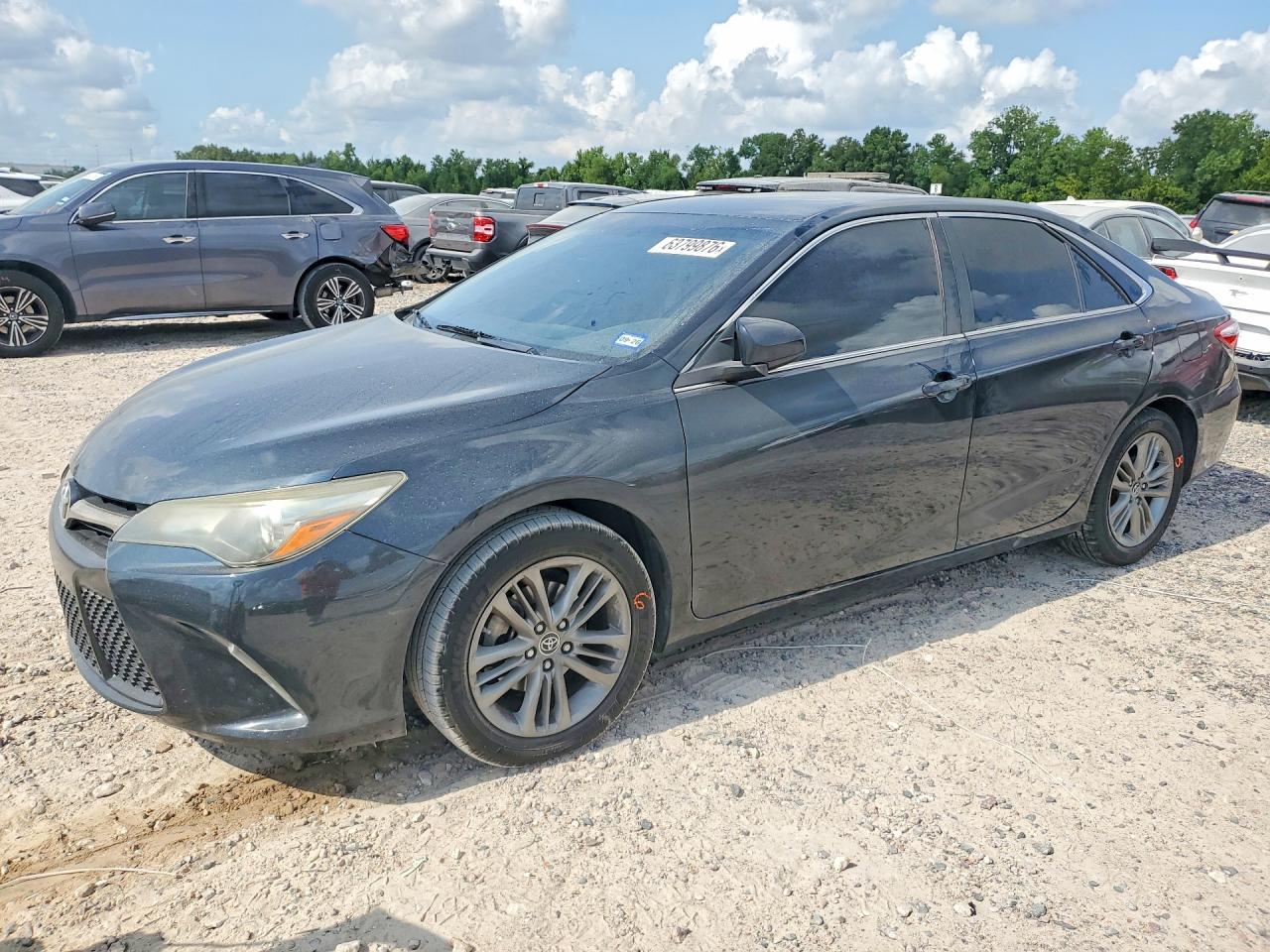 2016 TOYOTA CAMRY SE