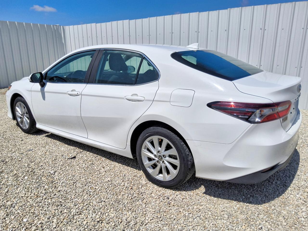 2023 TOYOTA CAMRY LE — снимка 2