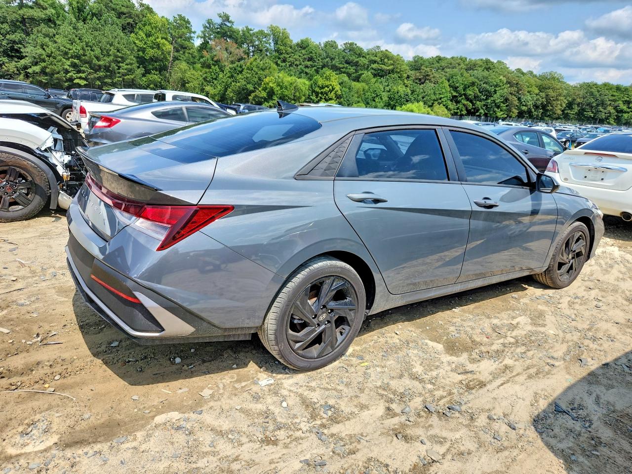 2026 HYUNDAI ELANTRA SEL SPORT — снимка 3