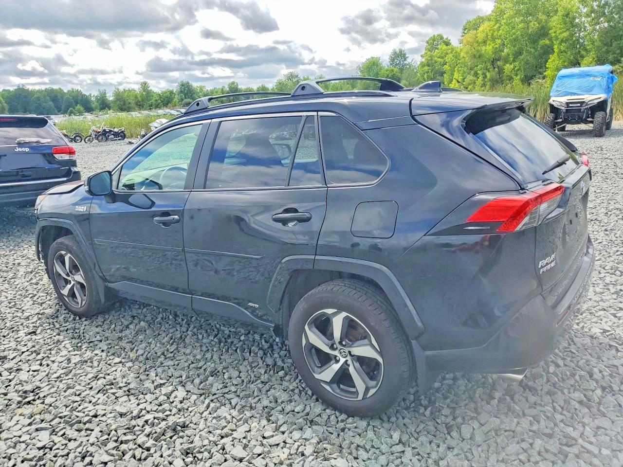2021 TOYOTA RAV4 PRIME SE — снимка 2