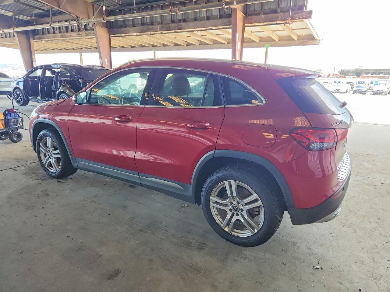 2021 MERCEDES-BENZ GLA 250 — снимка 2