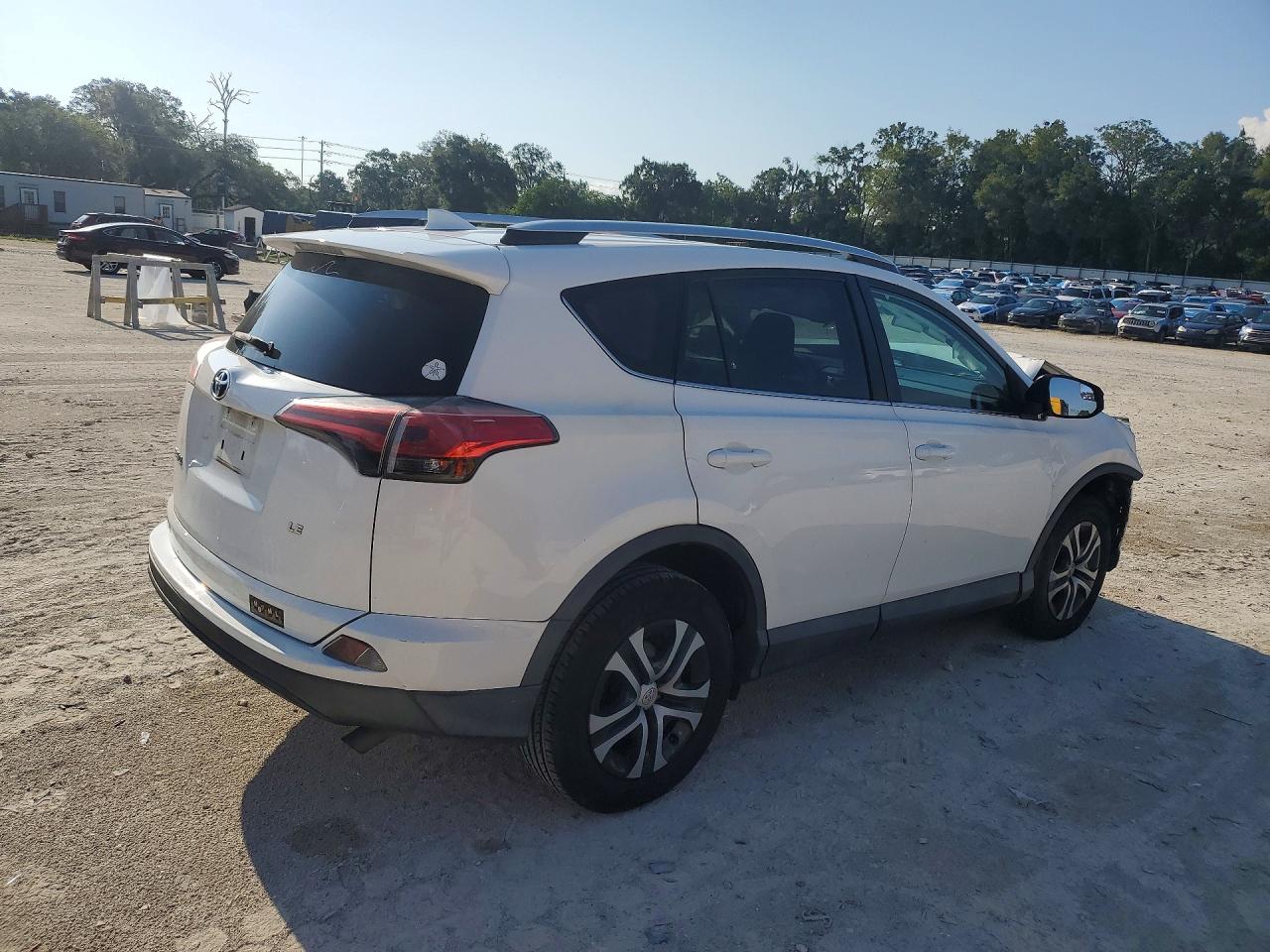 2016 TOYOTA RAV4 LE — снимка 3
