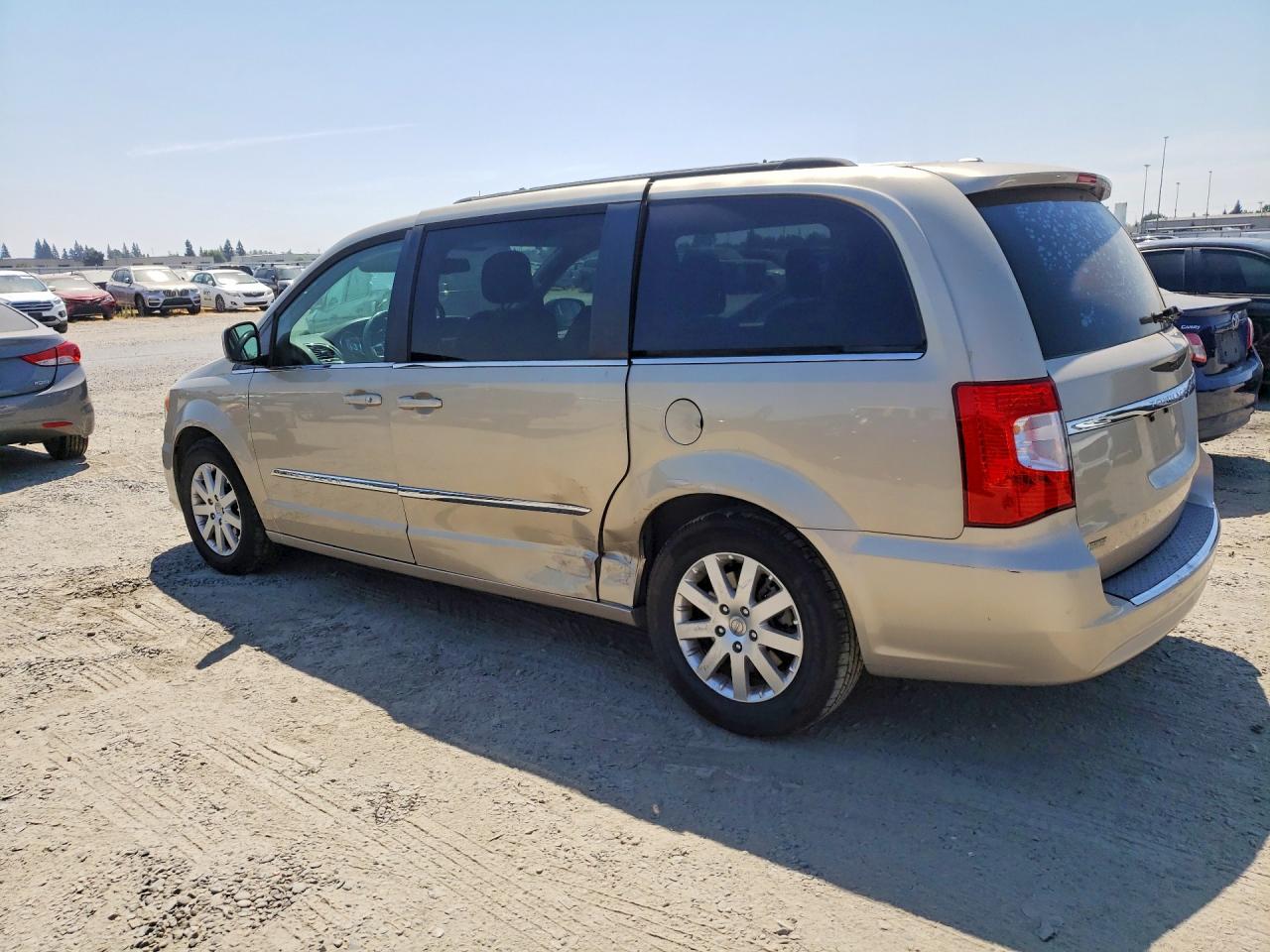 2015 CHRYSLER TOWN & COUNTRY TOURING — снимка 2