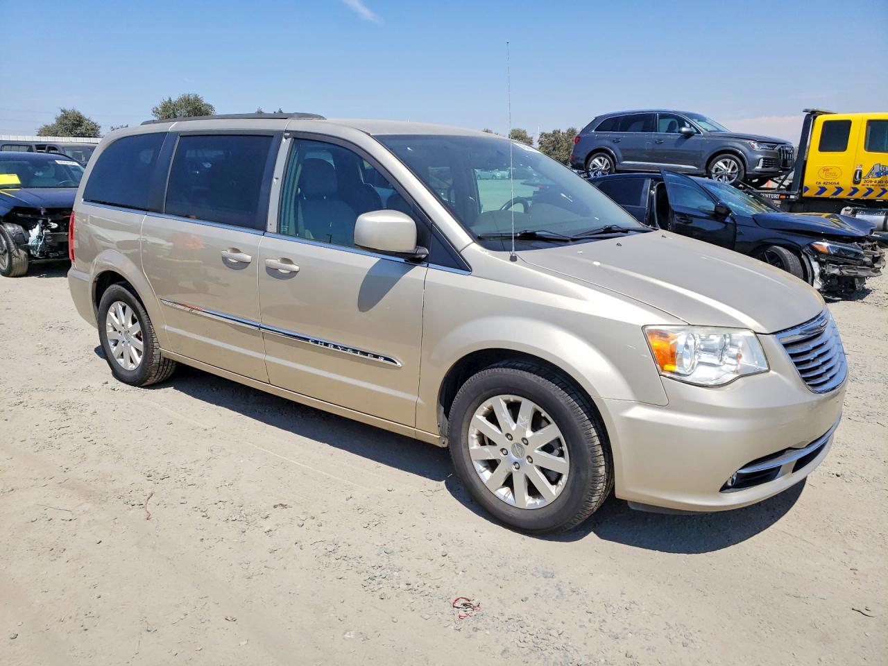 2015 CHRYSLER TOWN & COUNTRY TOURING — снимка 4