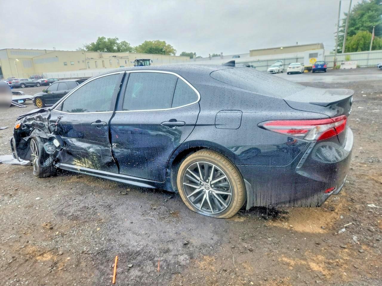 2024 TOYOTA CAMRY SE — снимка 2