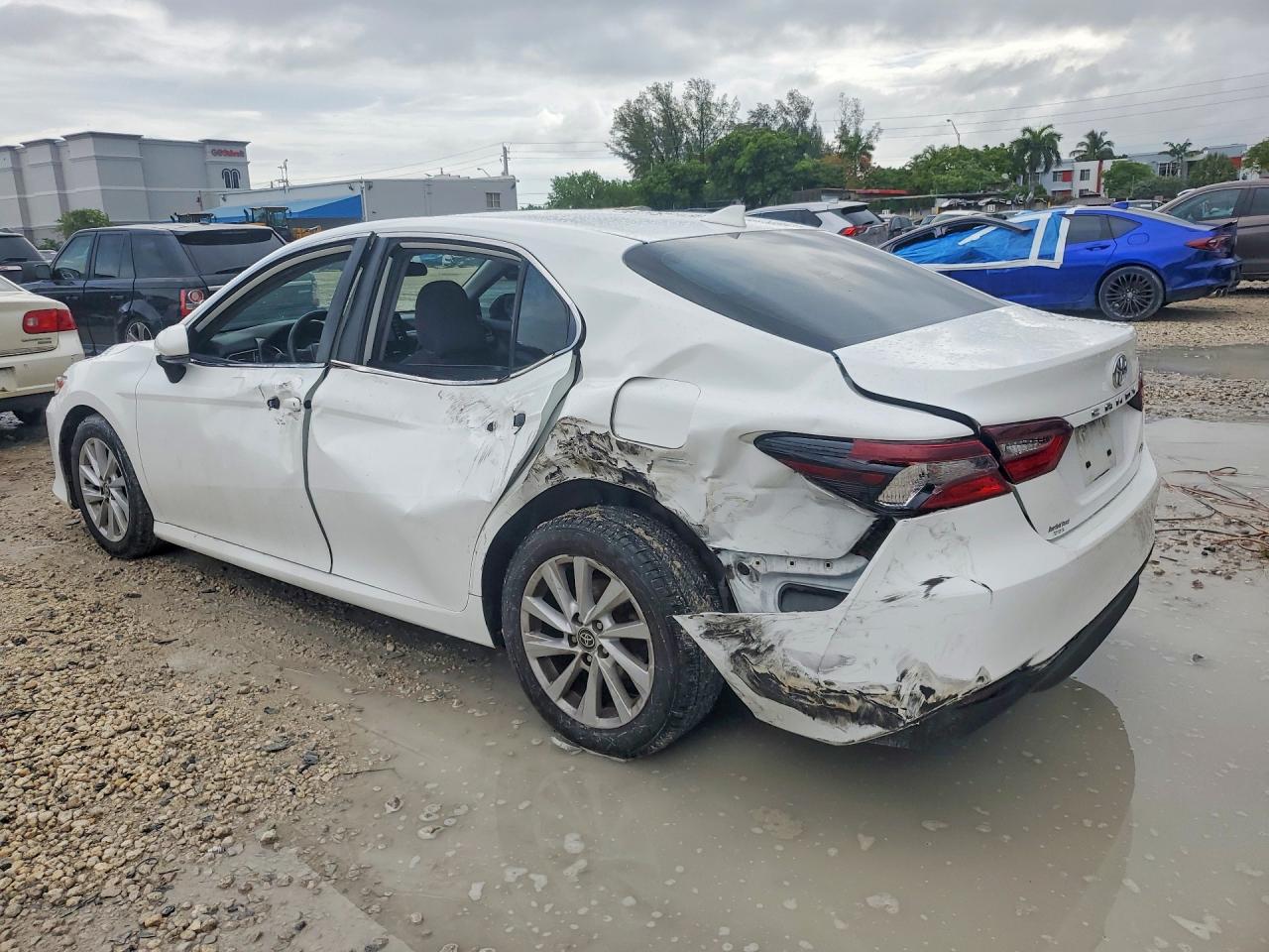 2022 TOYOTA CAMRY LE — снимка 2