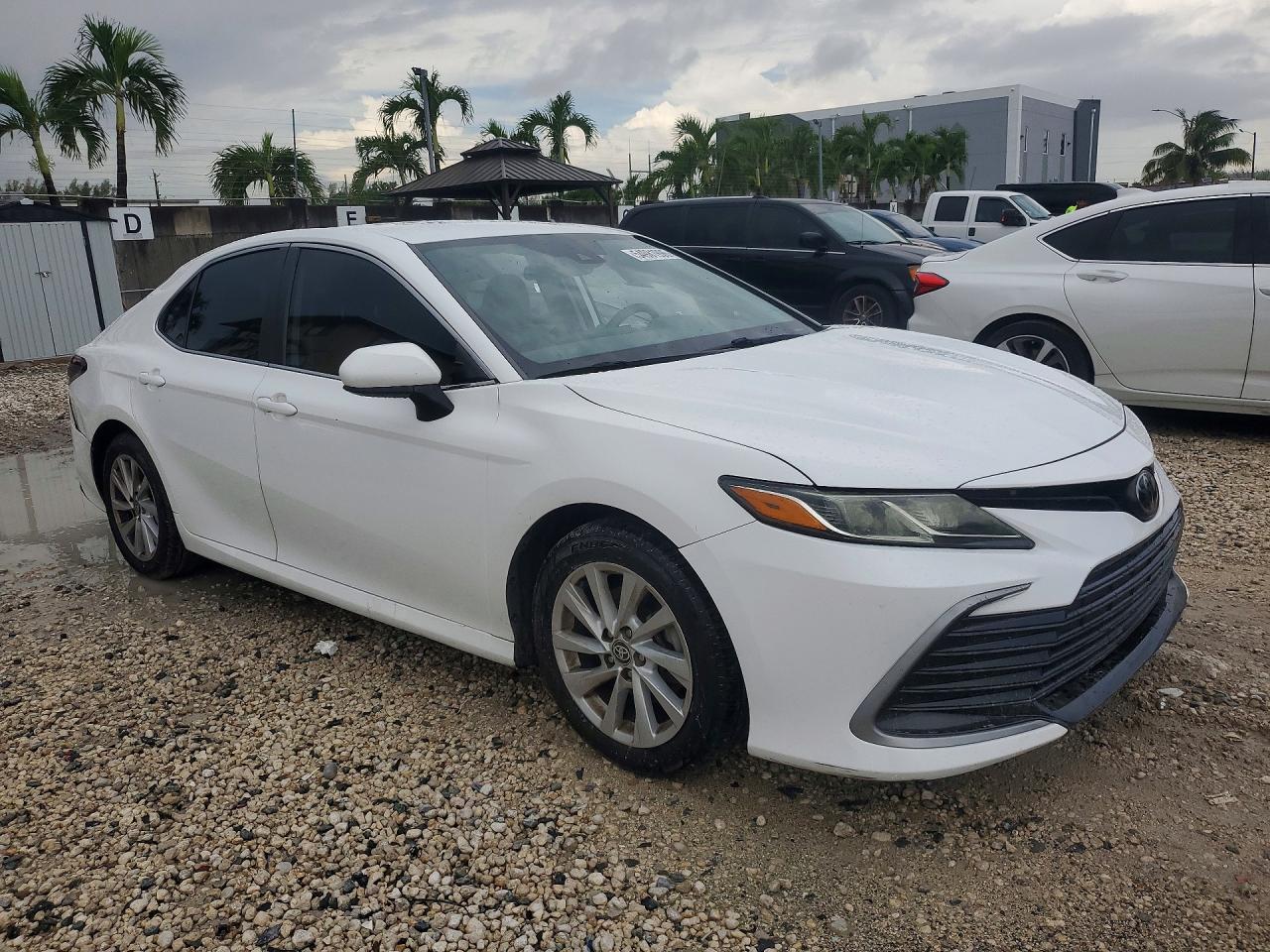 2022 TOYOTA CAMRY LE — снимка 4