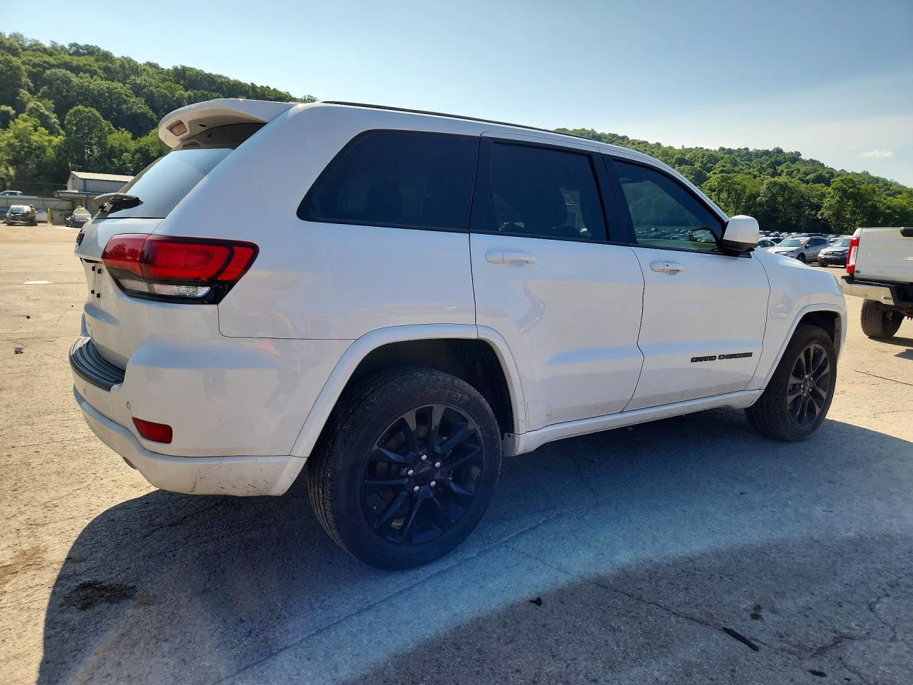 2021 JEEP GRAND CHEROKEE LAREDO — снимка 3