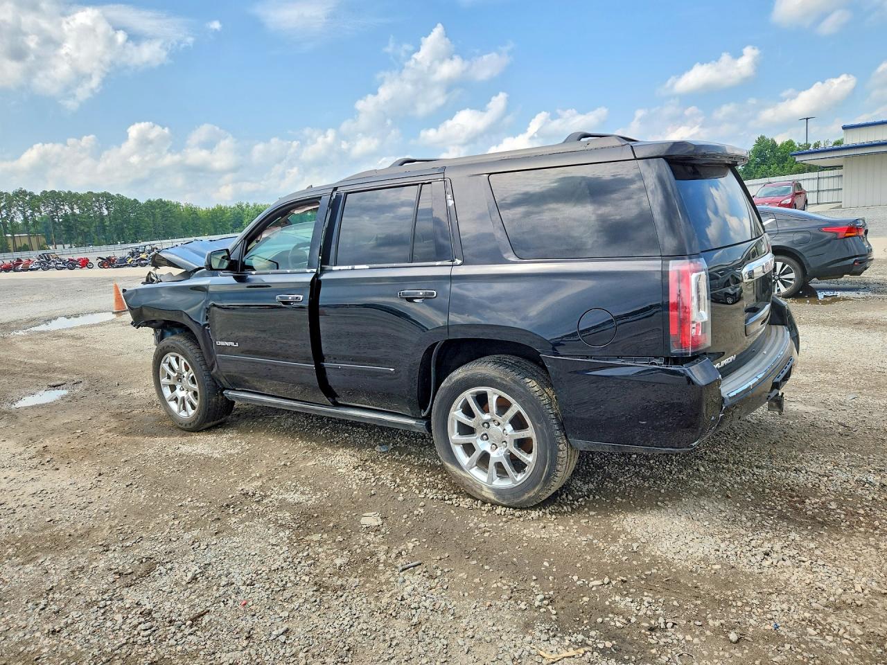 2015 GMC YUKON DENALI — снимка 2