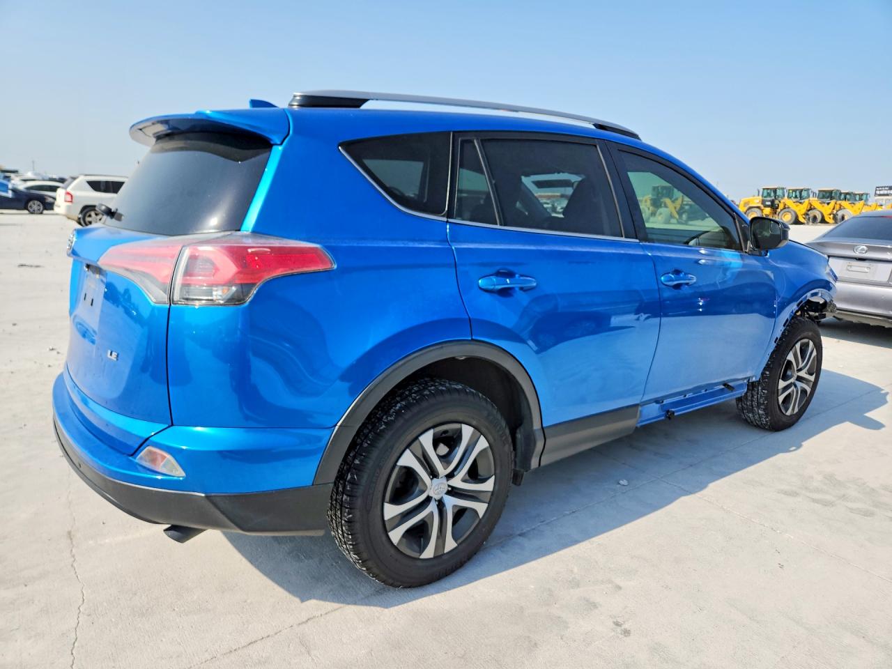 2018 TOYOTA RAV4 LE — снимка 3
