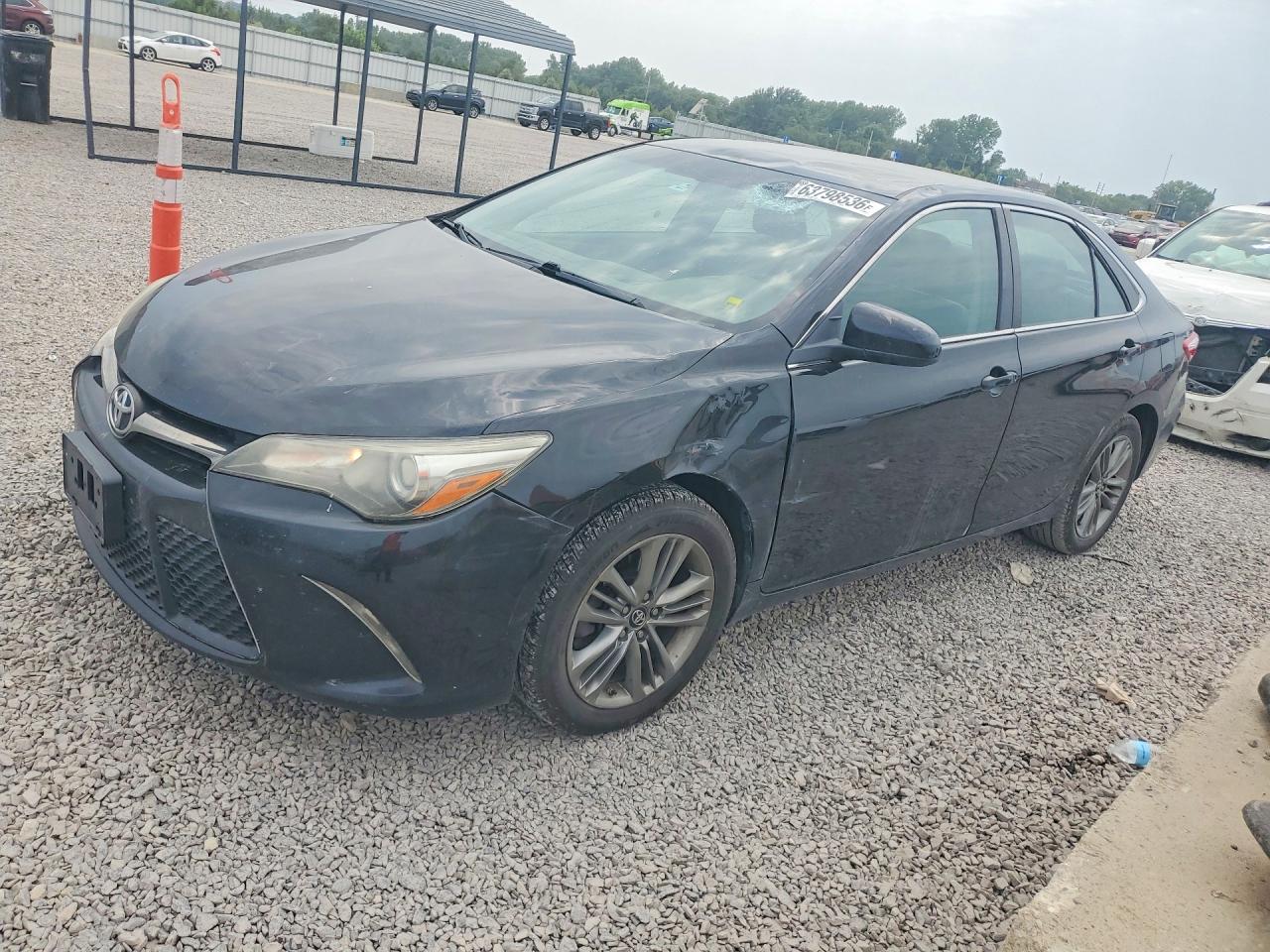 2016 TOYOTA CAMRY SE