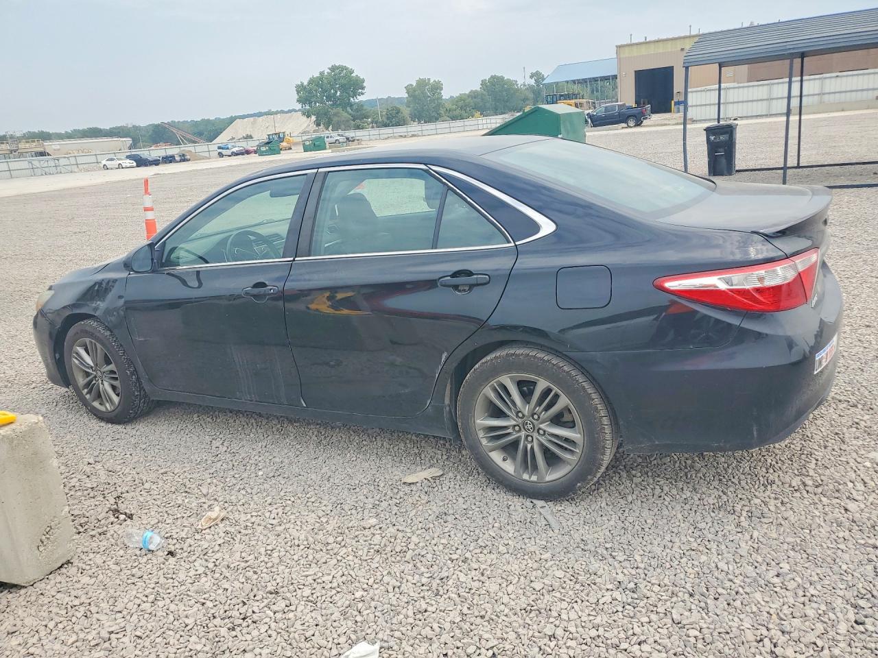 2016 TOYOTA CAMRY SE — снимка 2