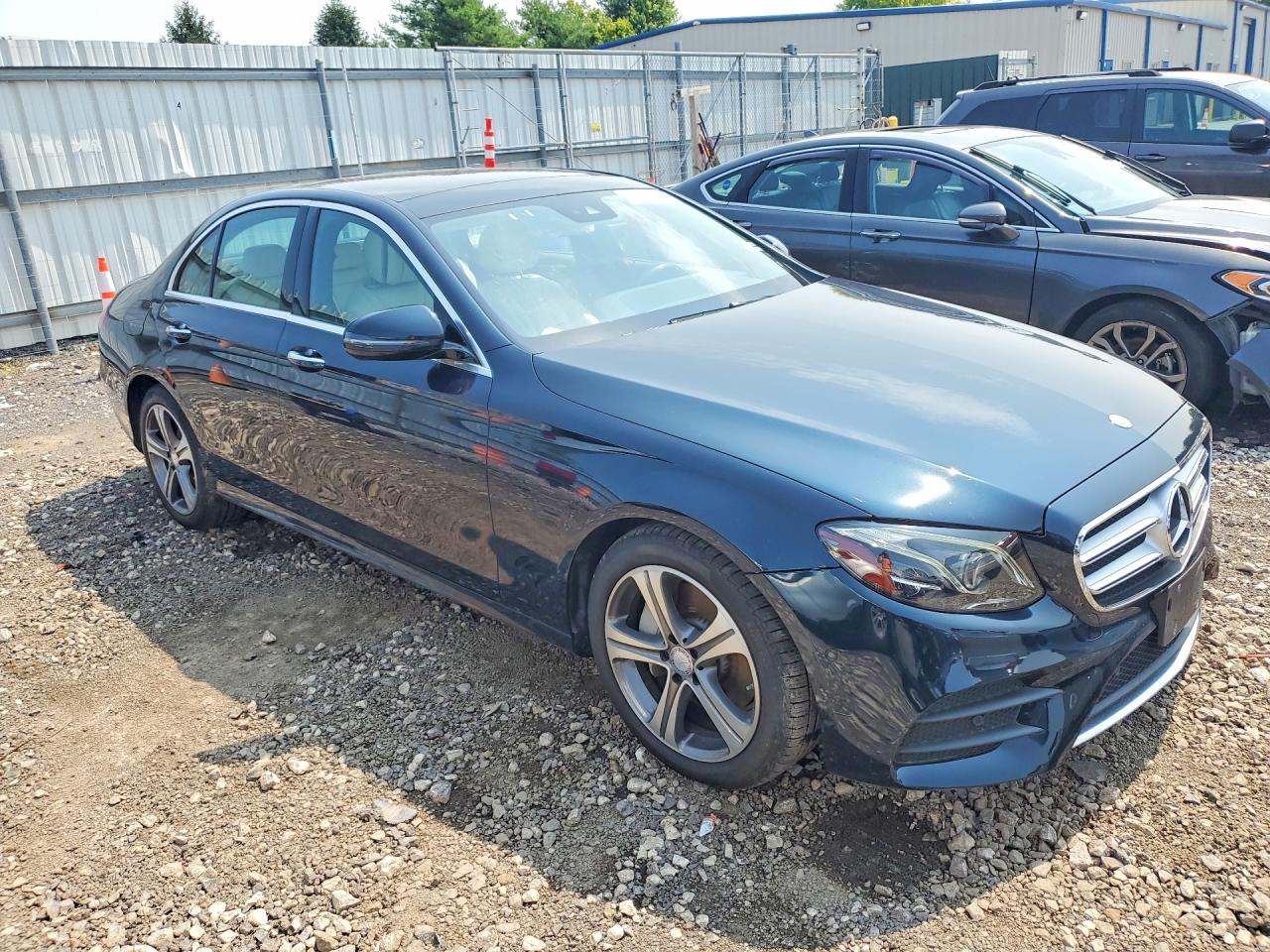 2017 MERCEDES-BENZ E 300 4MATIC — снимка 4