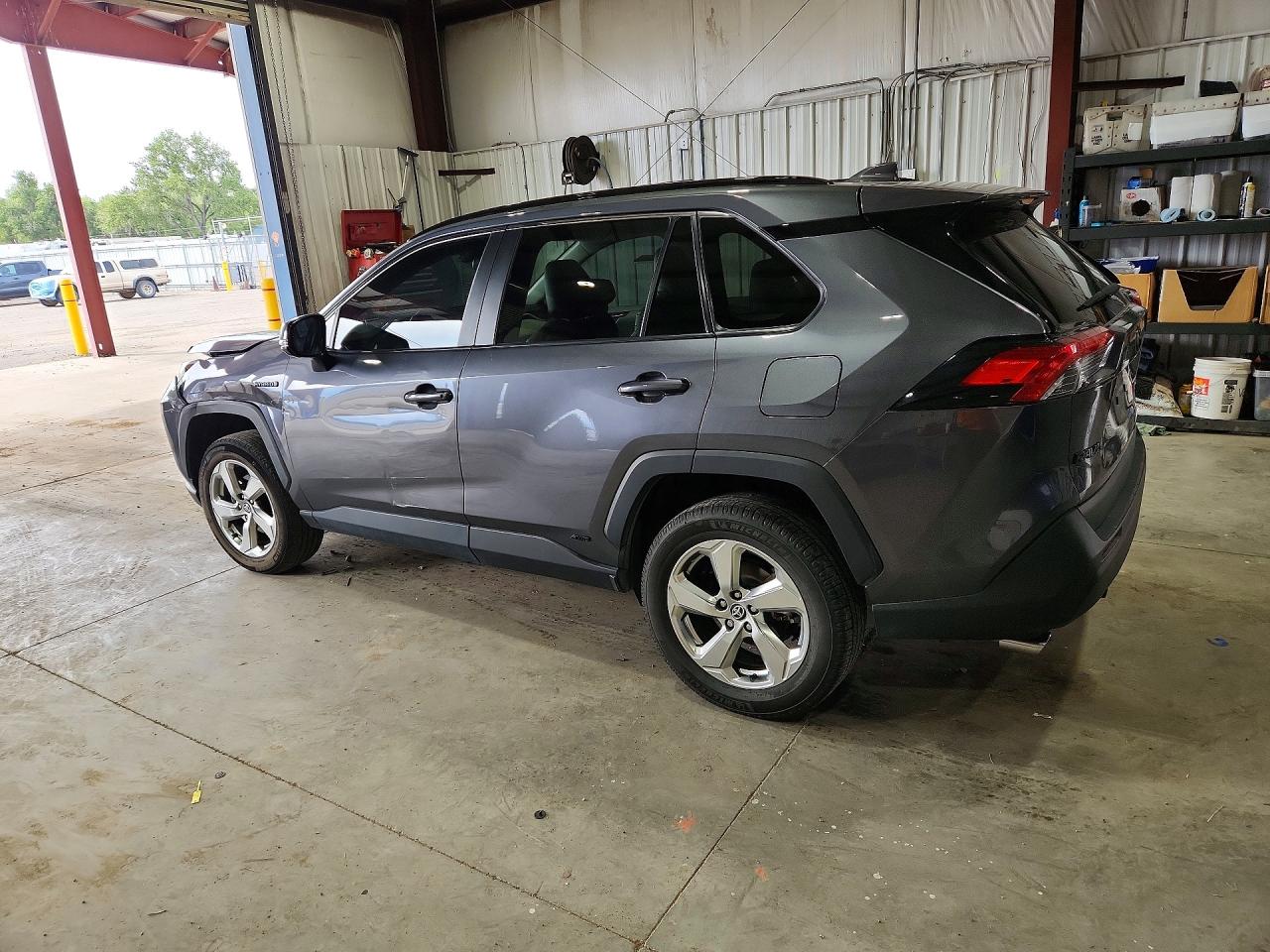 2021 TOYOTA RAV4 HYBRID XLE PREMIUM — снимка 2
