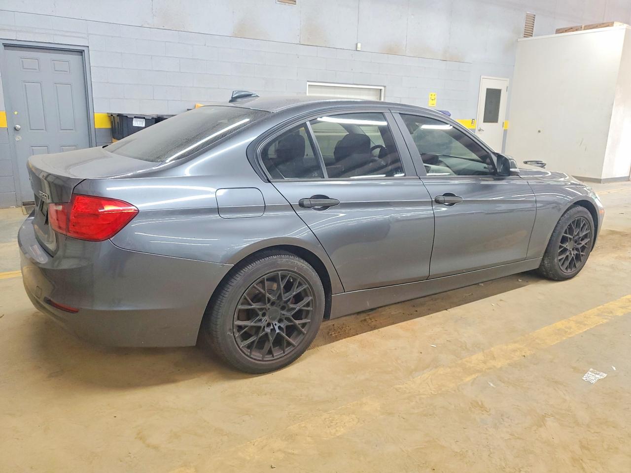 2014 BMW 320 I XDRIVE — снимка 3