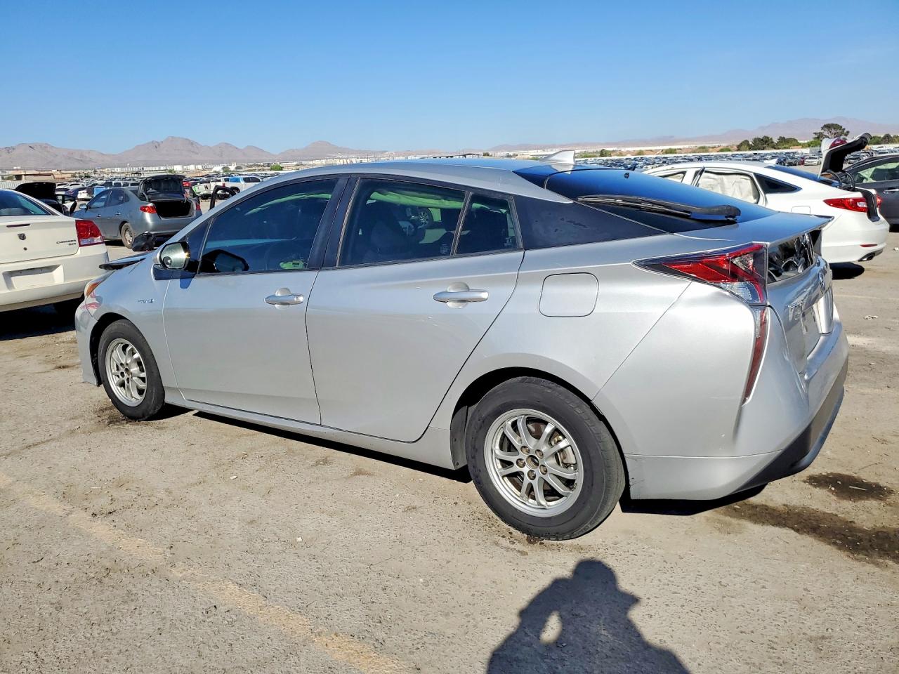 2016 TOYOTA PRIUS THREE — снимка 2
