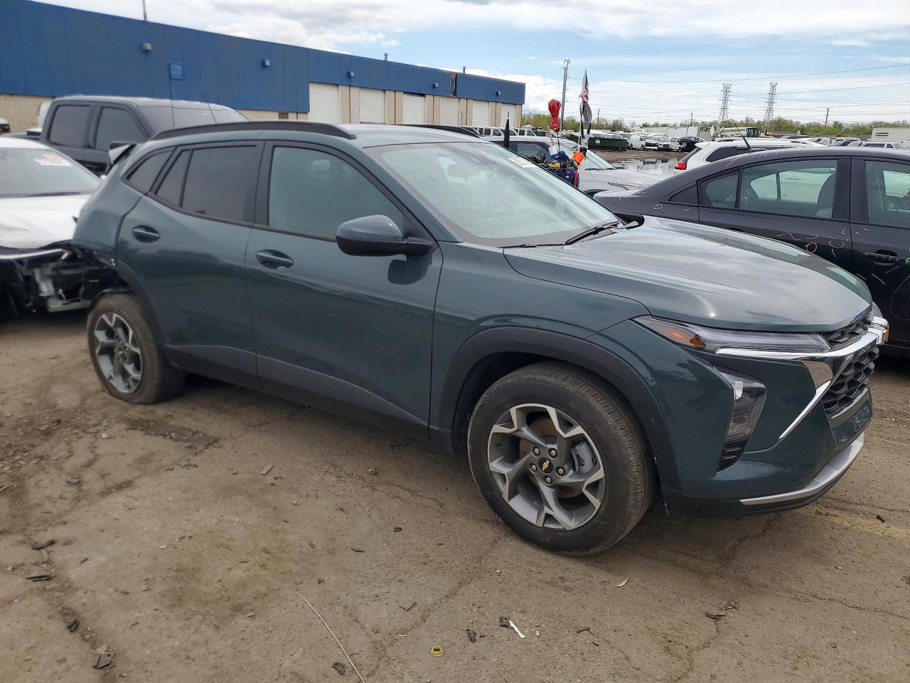 2025 CHEVROLET TRAX 1LT — снимка 4