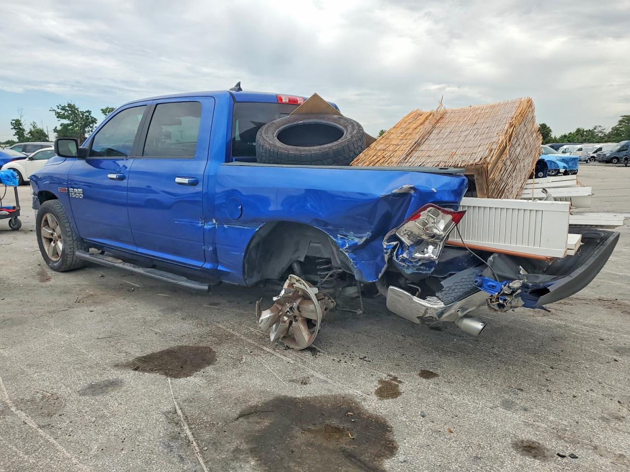 2017 RAM 1500 SLT — снимка 2