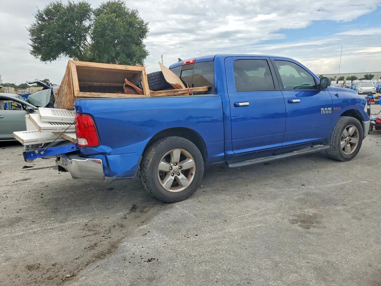 2017 RAM 1500 SLT — снимка 3