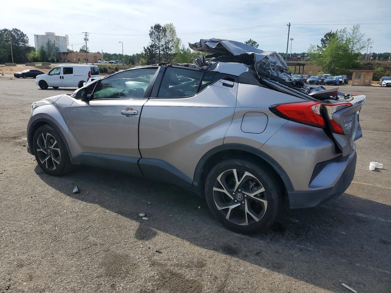 2019 TOYOTA C-HR XLE — снимка 2