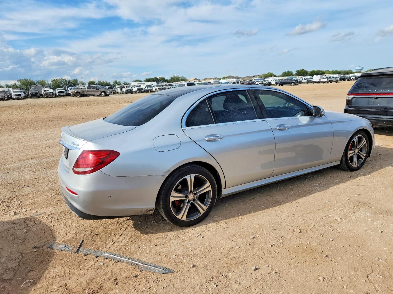 2017 MERCEDES-BENZ E 300 4MATIC — снимка 3
