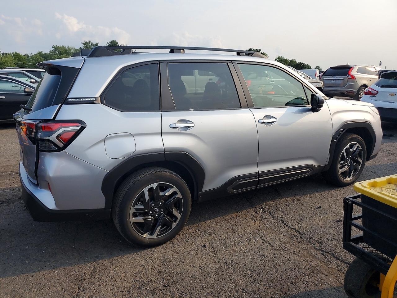2025 SUBARU FORESTER LIMITED — снимка 3