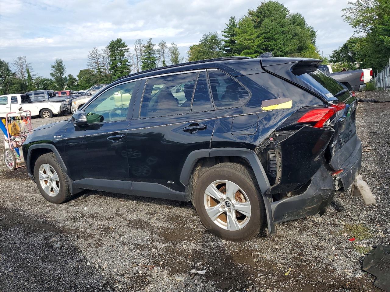 2021 TOYOTA RAV4 HYBRID XLE — снимка 2