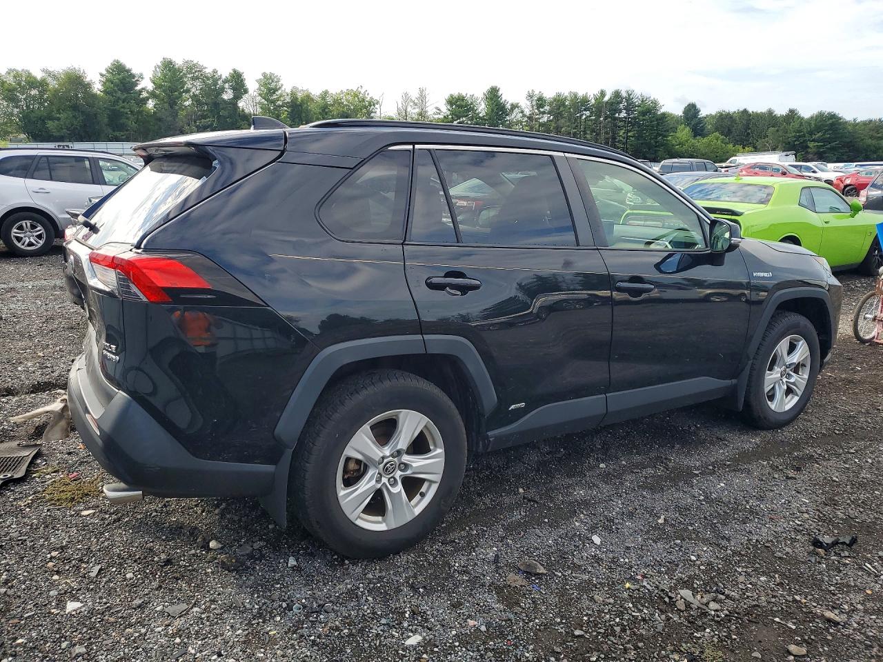2021 TOYOTA RAV4 HYBRID XLE — снимка 3