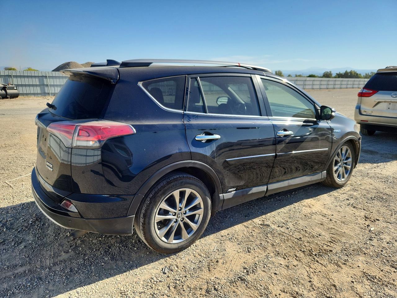2018 TOYOTA RAV4 HV LIMITED — снимка 3