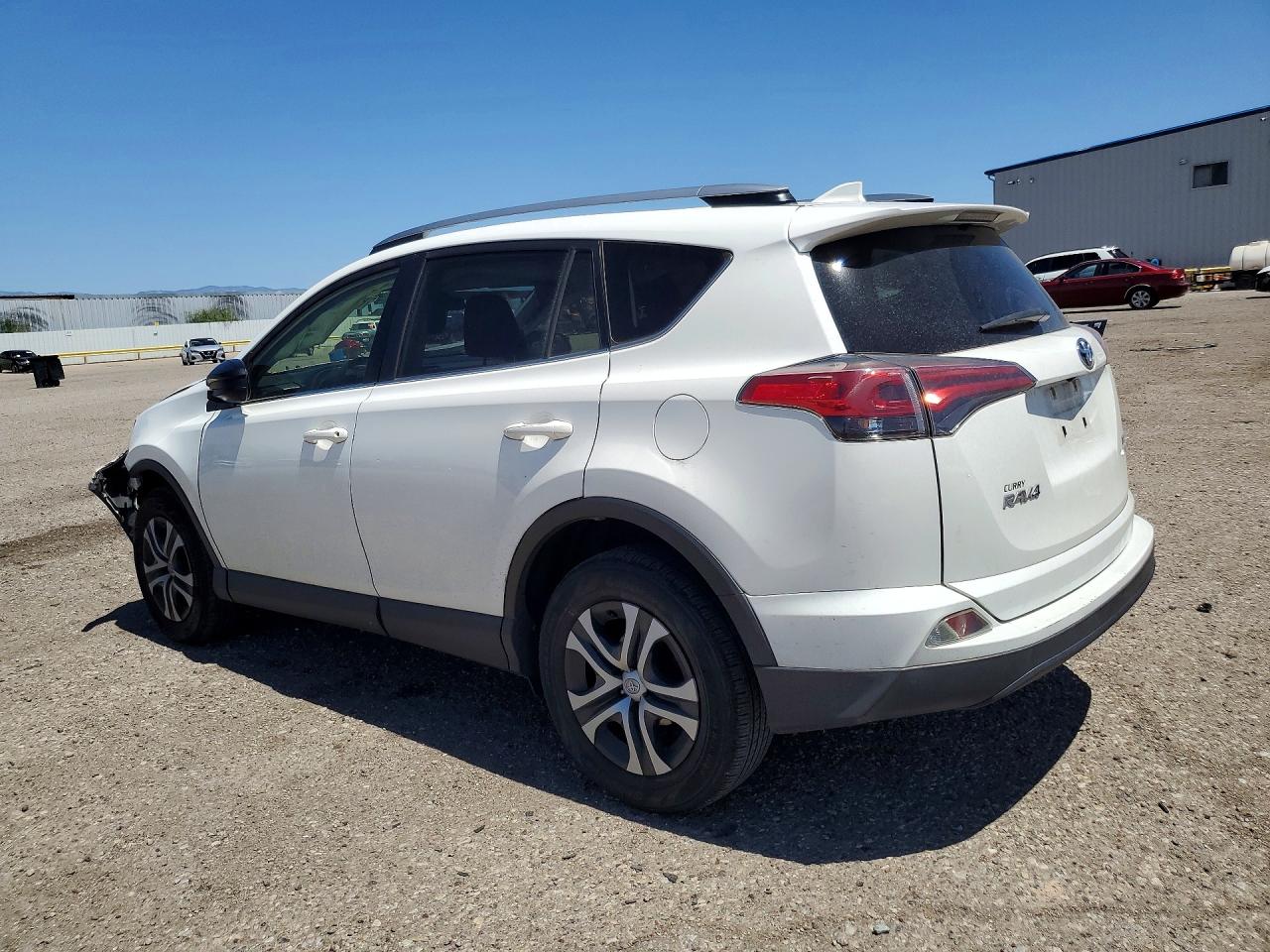2018 TOYOTA RAV4 LE — снимка 2