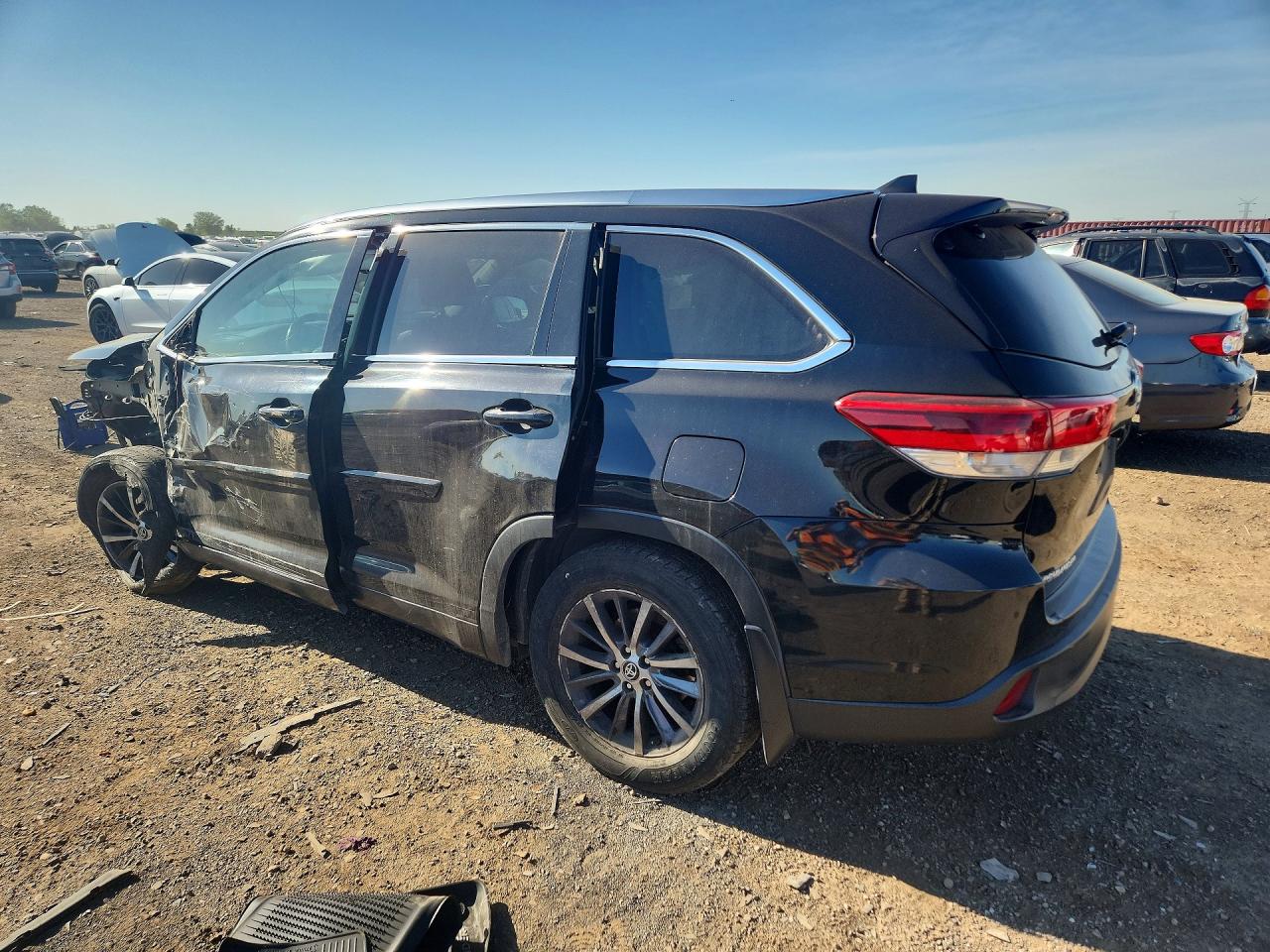 2018 TOYOTA HIGHLANDER XLE — снимка 2