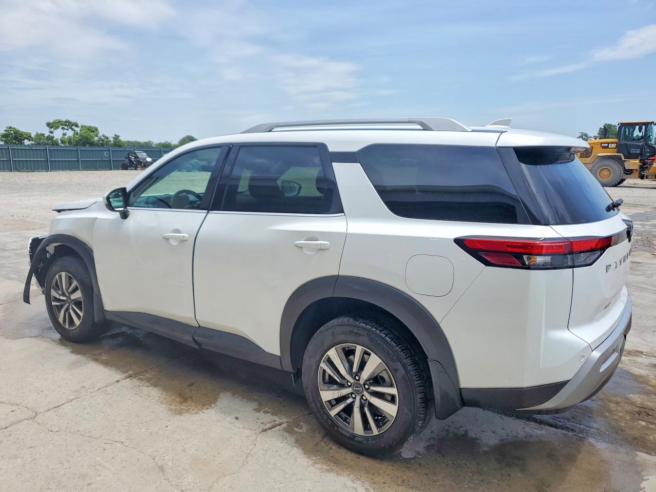 2025 NISSAN PATHFINDER SL — снимка 2