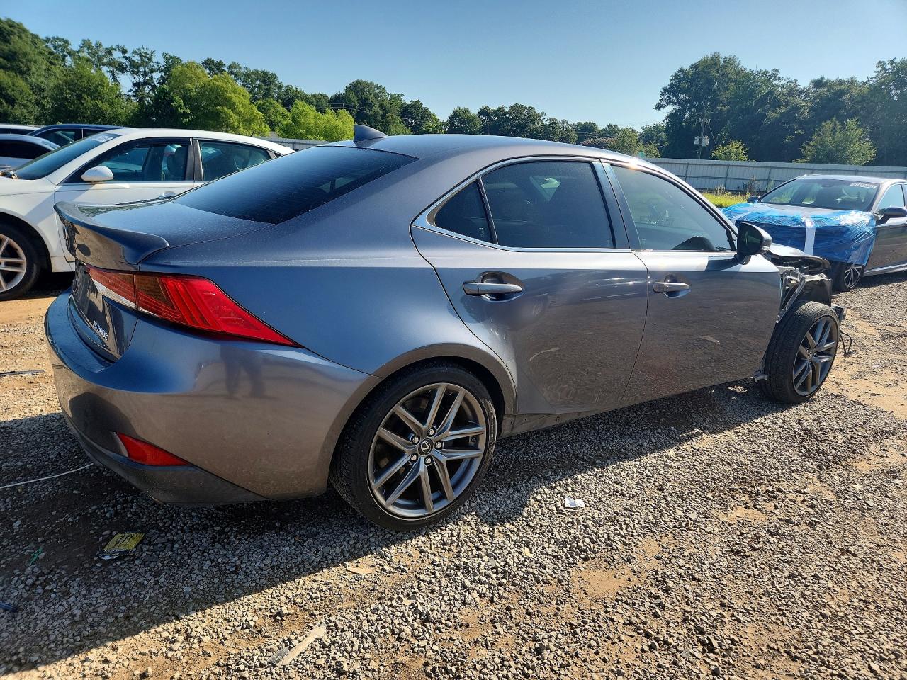 2017 LEXUS IS 200T — снимка 3