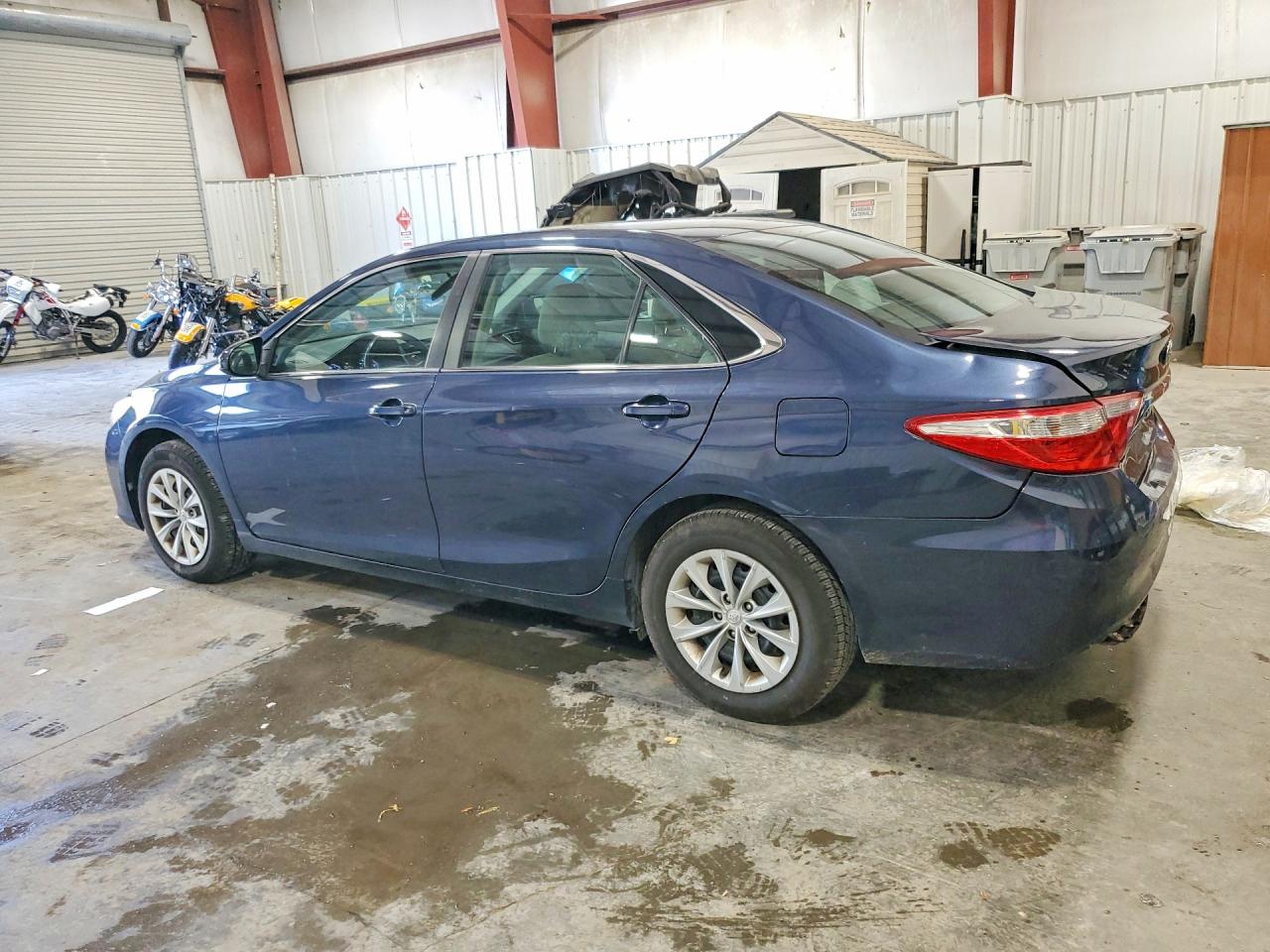 2016 TOYOTA CAMRY LE — снимка 2