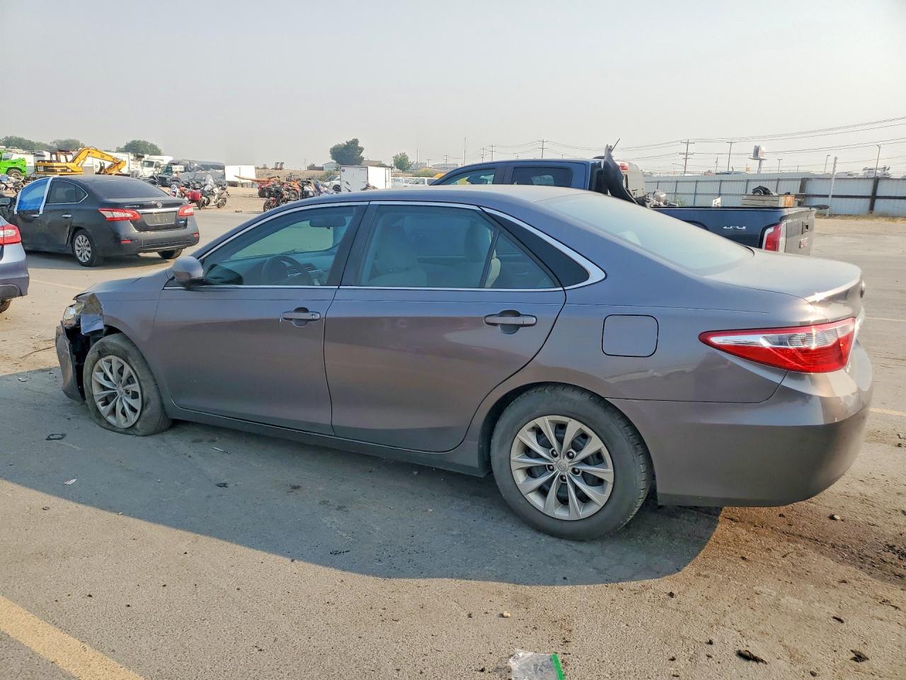 2016 TOYOTA CAMRY LE — снимка 2