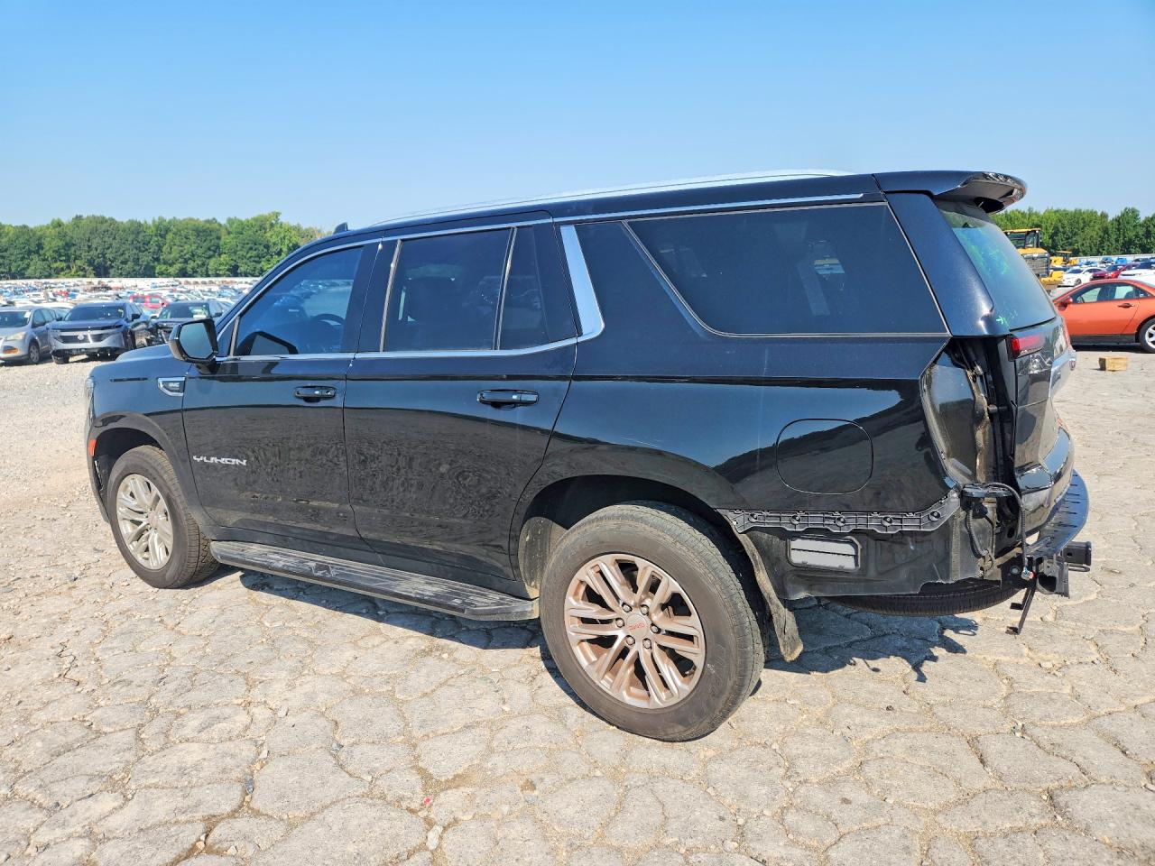 2021 GMC YUKON SLE — снимка 2