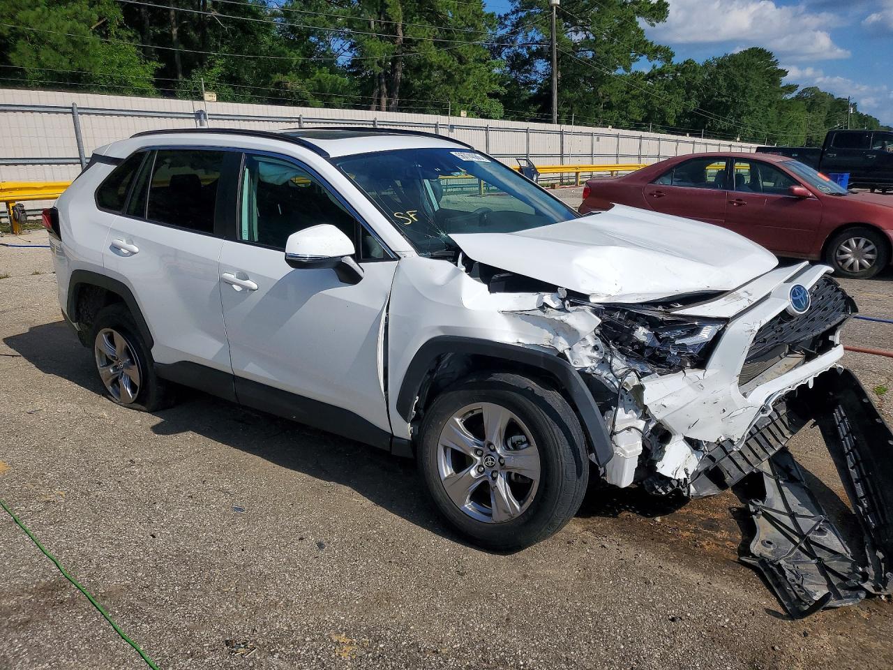2023 TOYOTA RAV4 XLE — снимка 4