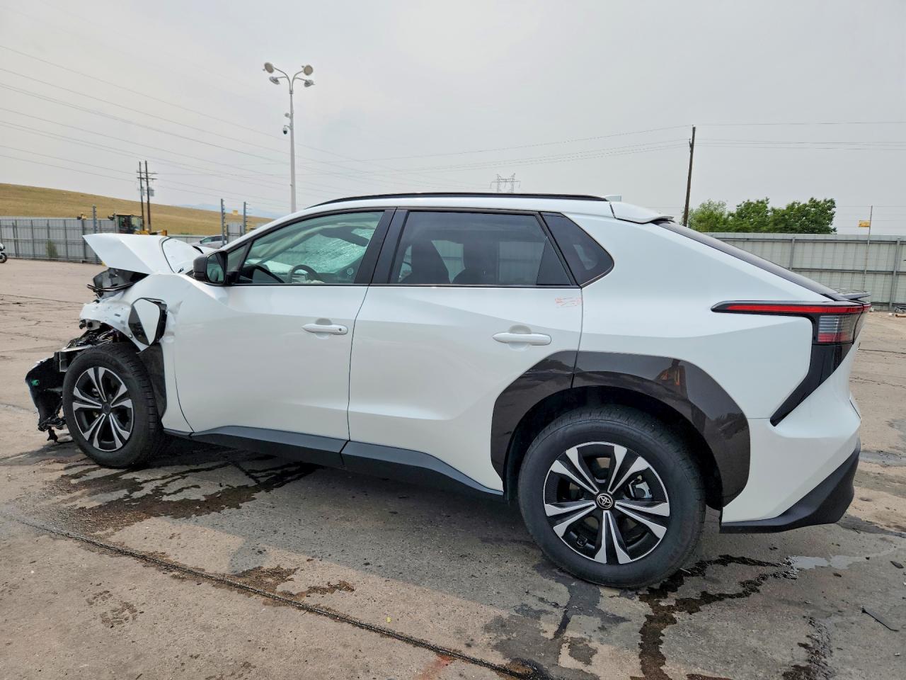 2024 TOYOTA BZ4X XLE — снимка 2