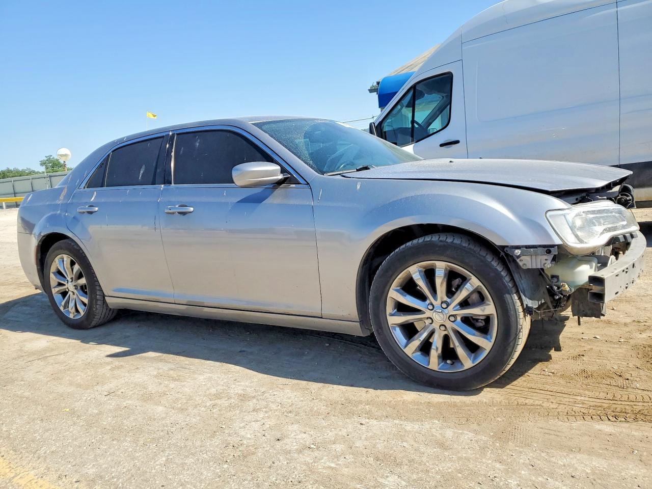 2015 CHRYSLER 300 LIMITED — снимка 4